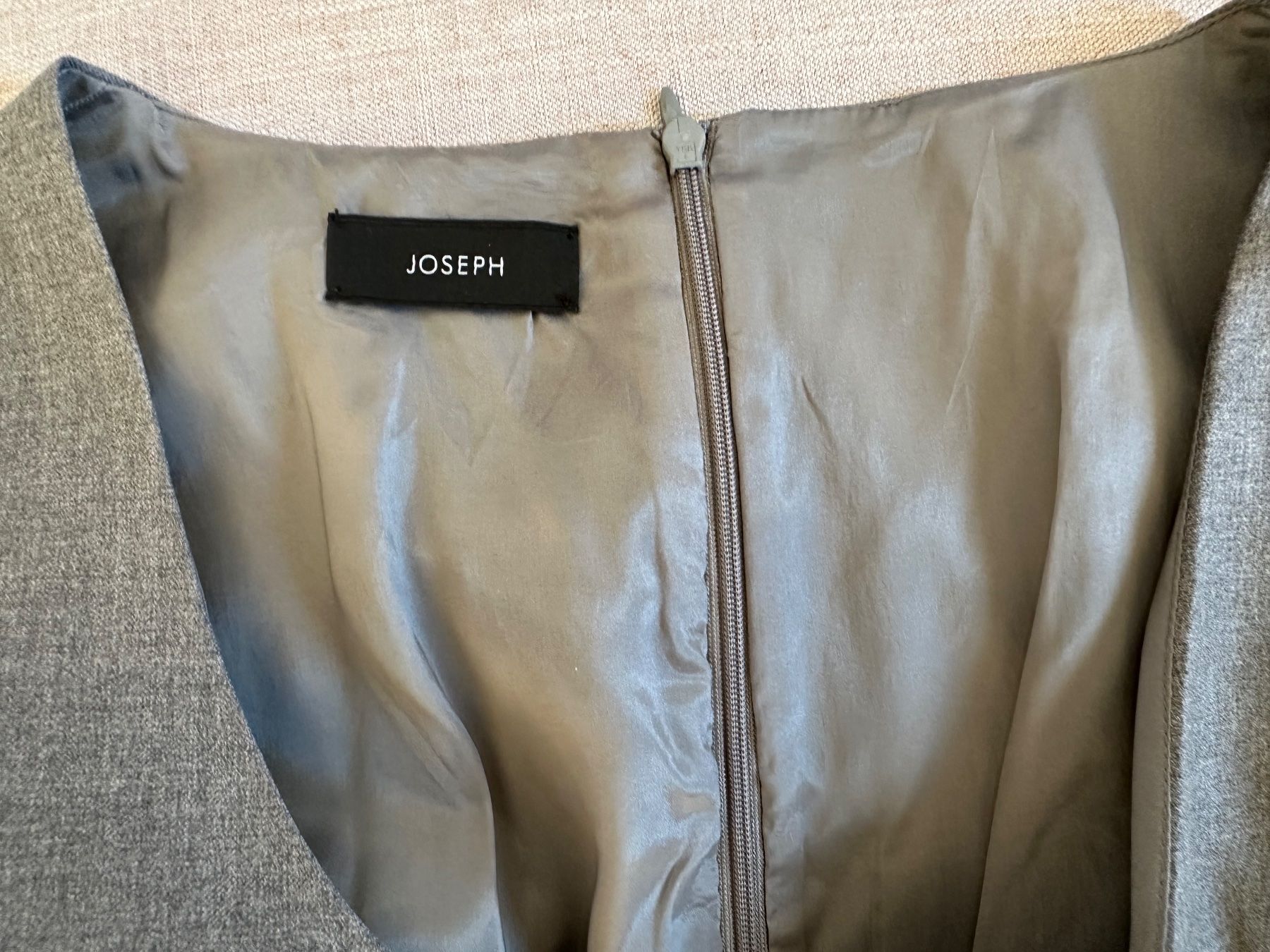Vestiti: NWOT Joseph Grey Wool Mini Dress Size 38 – Nuovo (secondo la descrizione) da Trin venduto da kat_pmj8 5