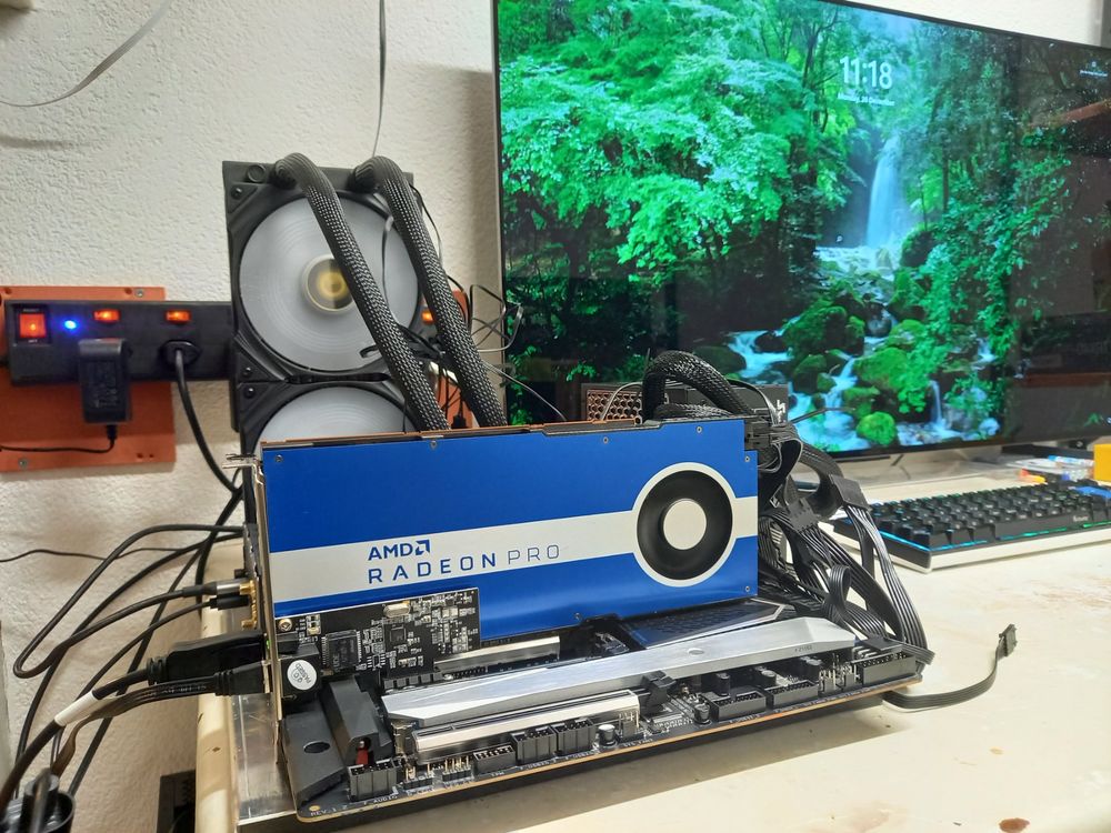AMD Radeon Pro W5500 | Kaufen auf Ricardo