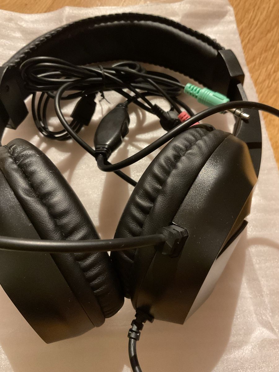 Cuffie: Freaks & geeks headphones with mic – Nuovo (secondo la descrizione) da Petit-Lancy venduto da yoo_jm8h 1