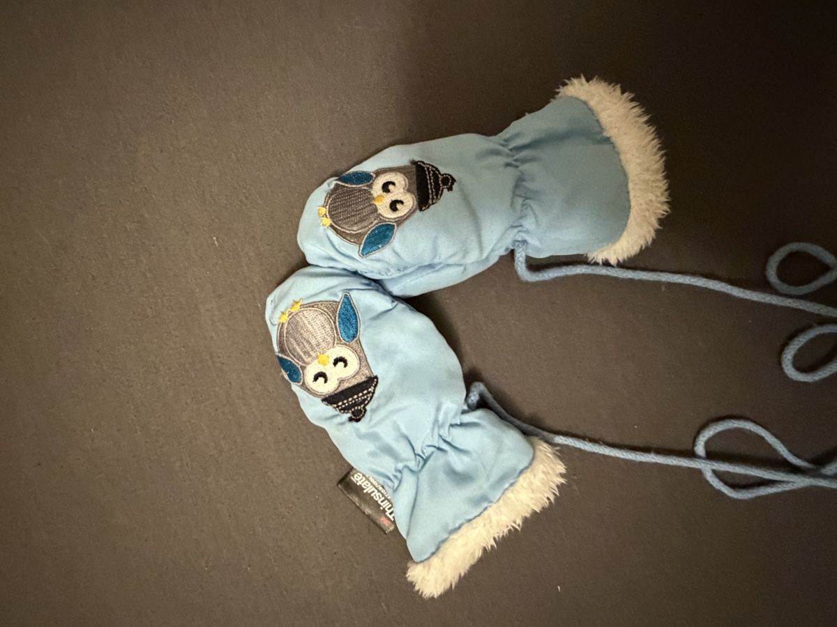 Guanti: Mouffles pour bébé  bleu avec lien état usagé – Usato da La Chaux-de-Fonds venduto da Sabinchenn 1