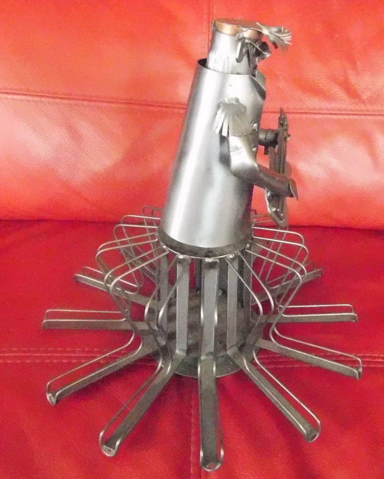 Sculture & Statue: Schraubenmännchen, CD Halter – Usato da Villnachern venduto da Niggo0 1