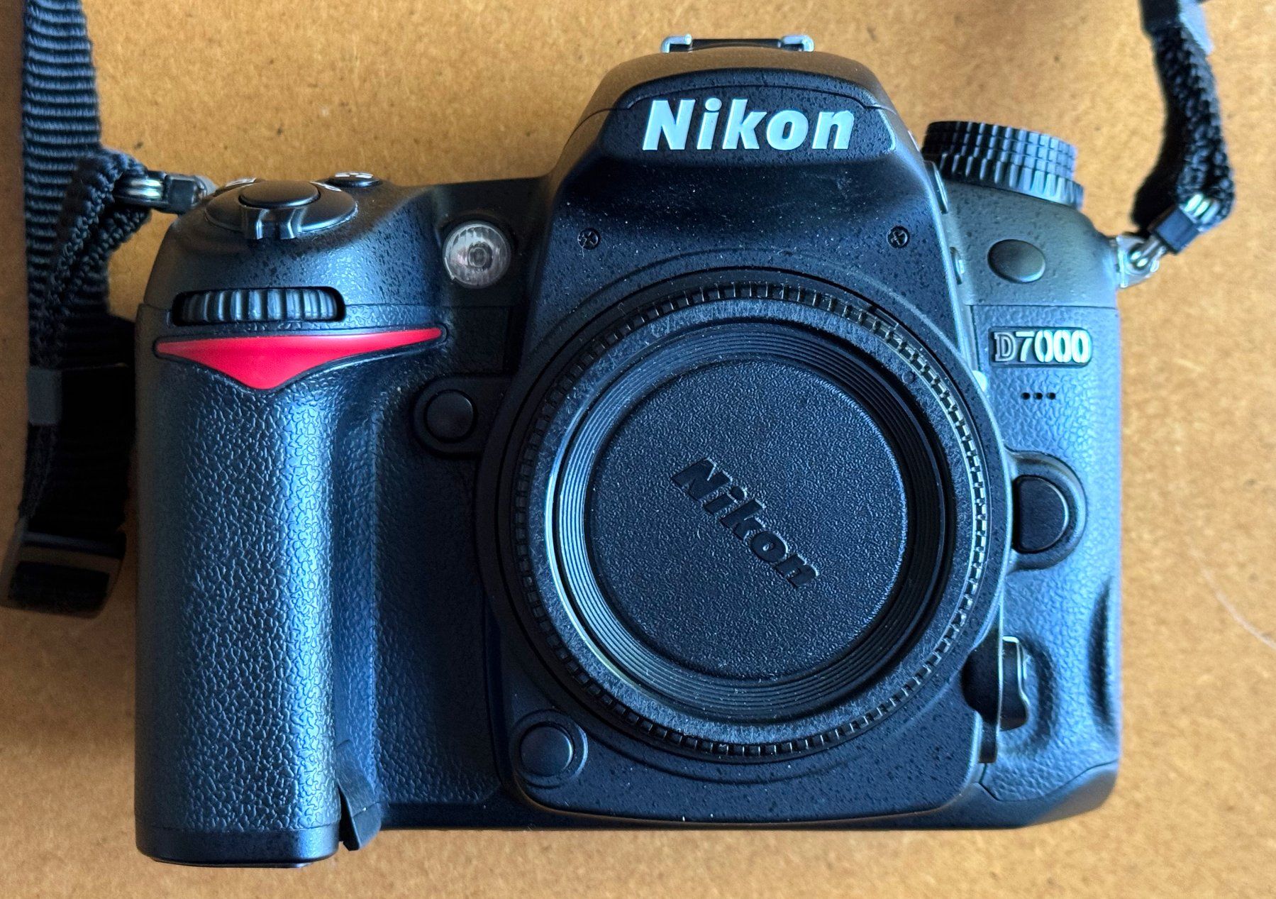 Nikon Fotocamera: Sehr schöner NIKON D7000 Body – Usato da Baden venduto da Danielb 1