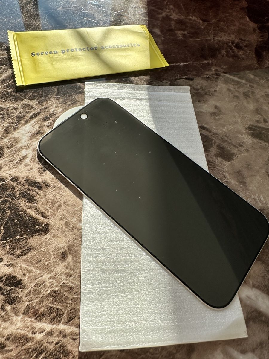 Ritocchi & pellicole di protezione: iPhone 17 Pro Sichtschutz – Nuovo e nell'imballaggio originale da Basel venduto da CaseReady