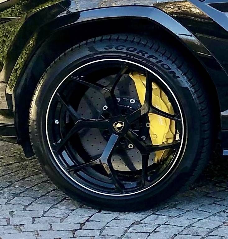 Pneumatici & Ruote complete: Lamborghini Urus Winterräder – Usato da Herrliberg venduto da Sfinx945