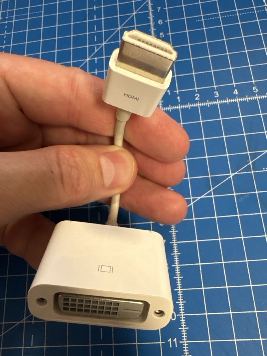 Apple Laufwerke & Adapter: HDMI zu DVI Adapter – Gebraucht aus Basel von marcepan