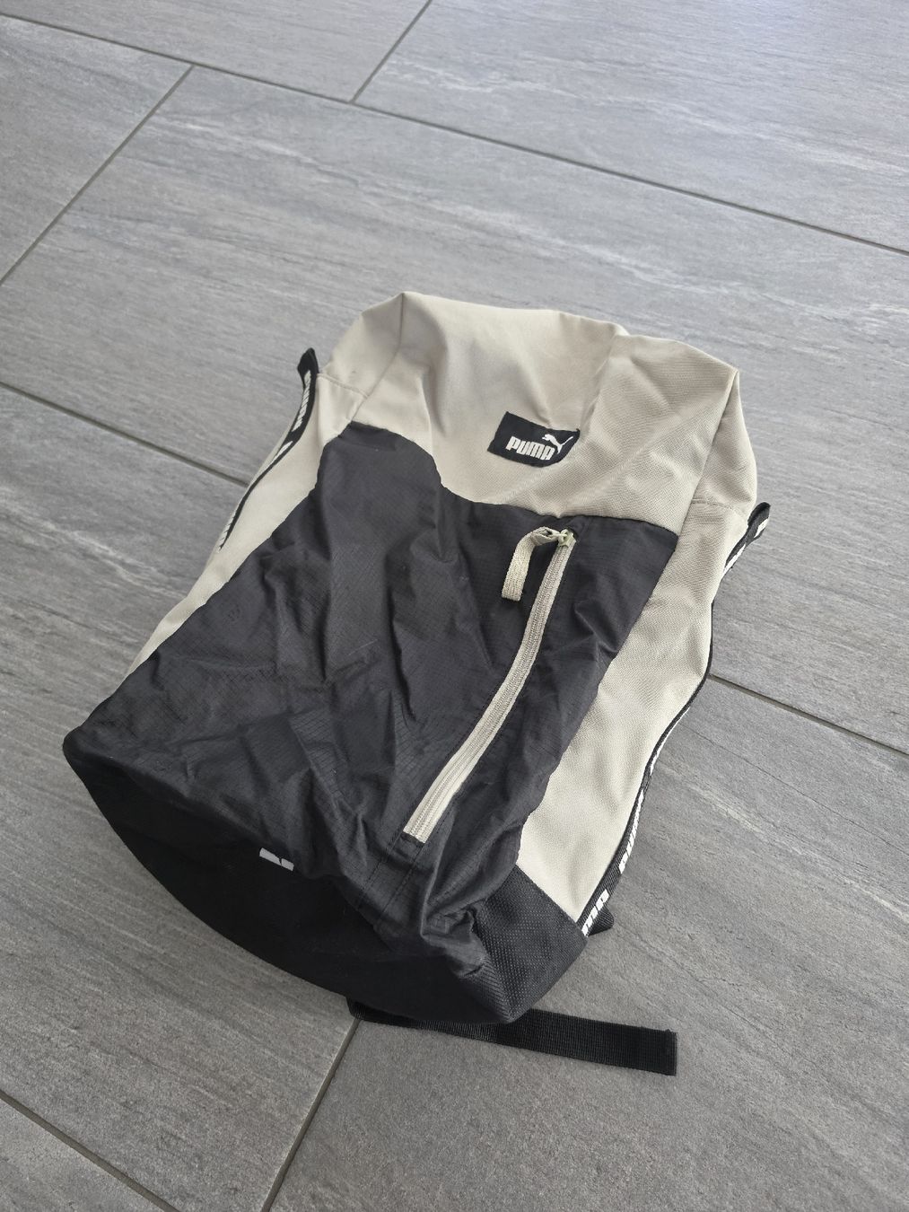 Puma Sacs à dos: Puma Rucksack beige/schwarz  – D'occasion à Merenschwand par ___niggi___ 3