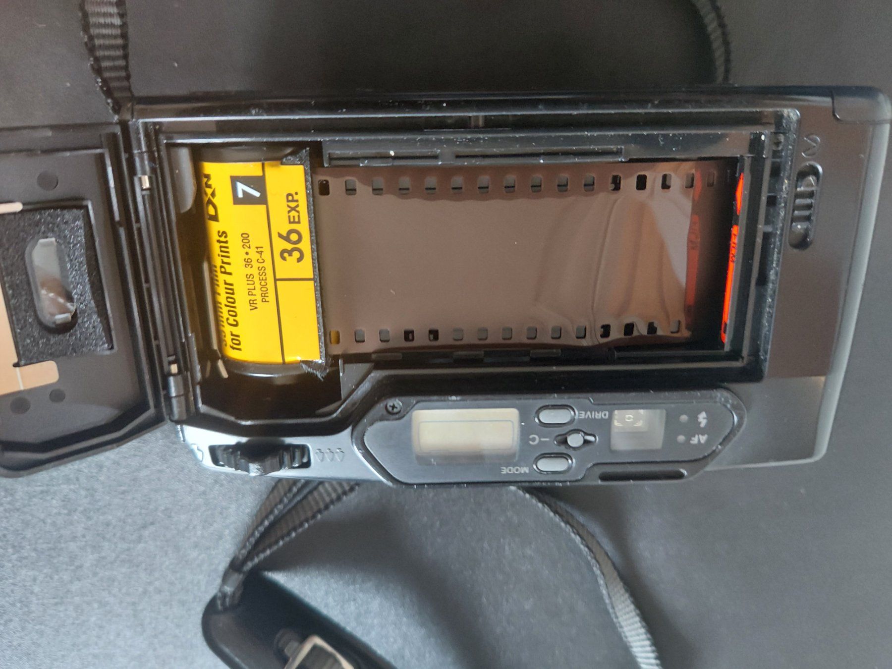 Pentax Kamera: Pentax. IQZoom900 – Gebraucht aus Aarburg von 340cui 2