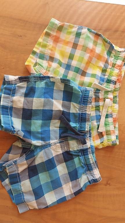 Pantaloni: 2x kurze Hose Gr. 92 H&M – Usato da Rotkreuz venduto da MASI17
