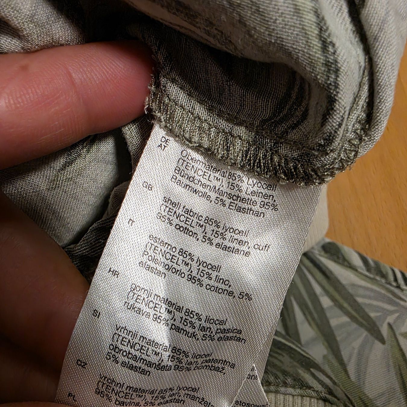 Pantaloni: Laura Forelli Hose mit Blätterprint M/L – Usato da Wald ZH venduto da CapLux 9