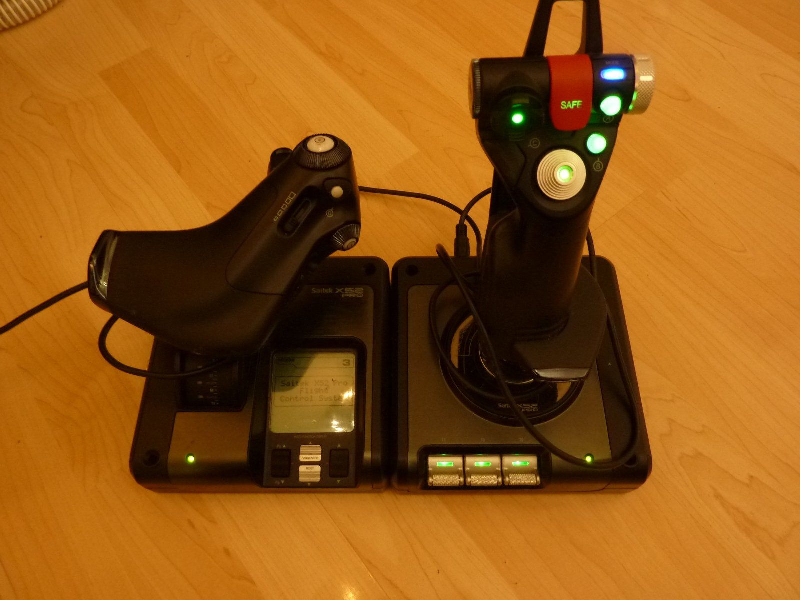 Logitech Controller: Simulations-Controller G Saitek X52 Professional H.O.T.A.S – Gebraucht aus Hochfelden von  1