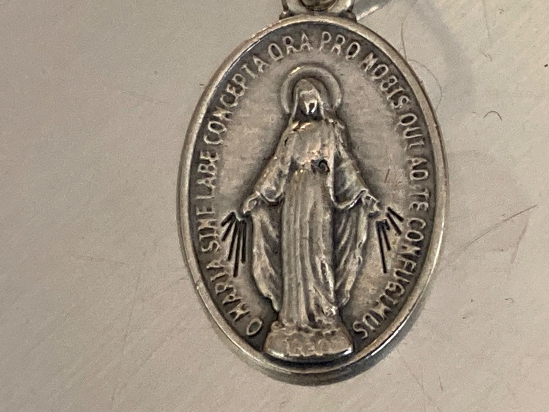 Altri gioielli: Amulette religieuse – Usato da Marly venduto da Antigona71 3