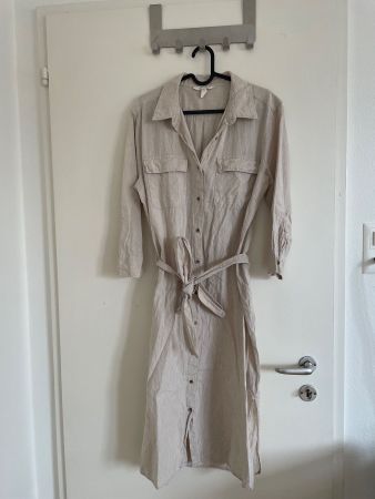 Beiges Kleid