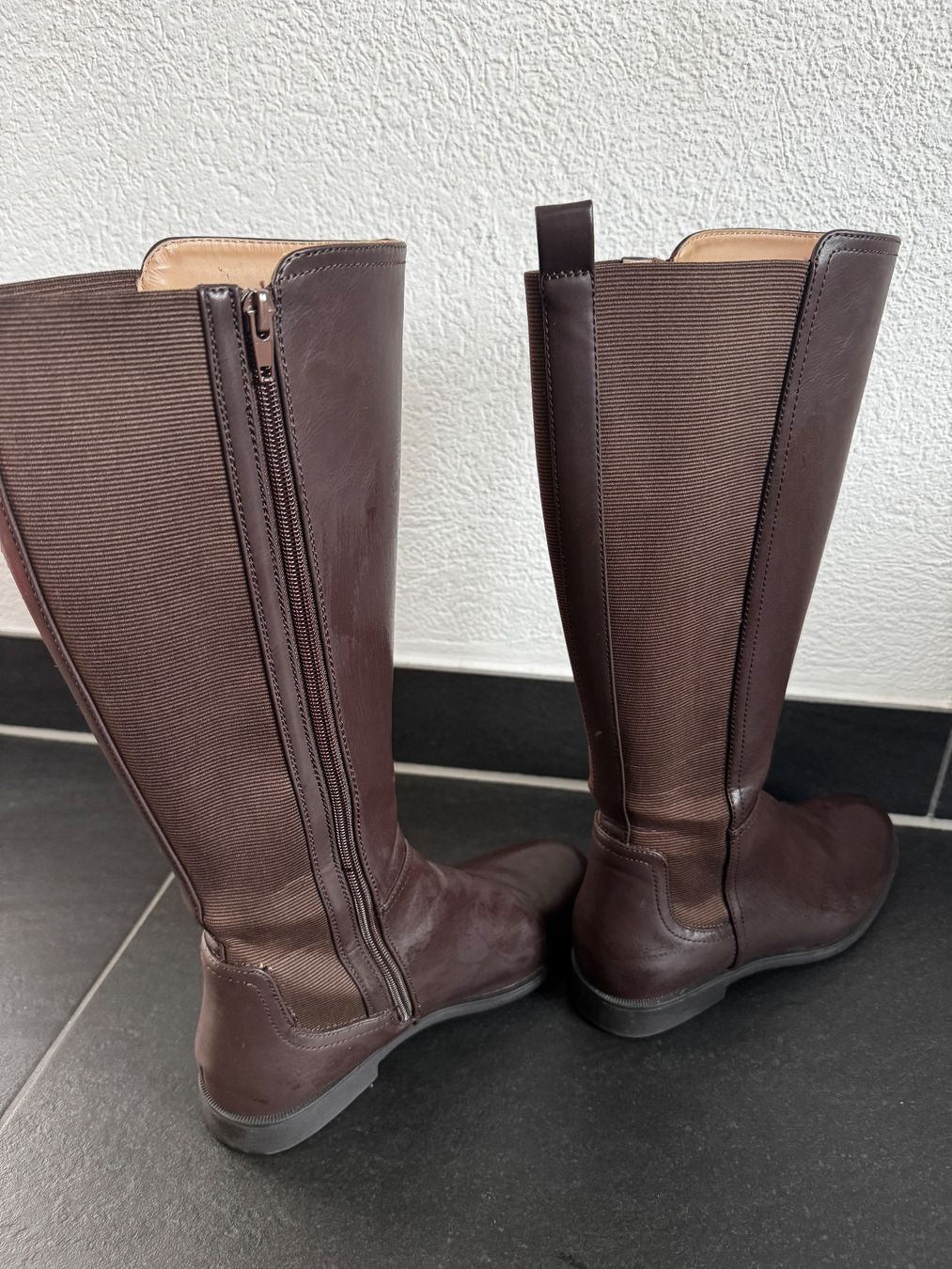 Scarpe da donna: *Stiefel* braun, Gr. 39 – Usato da Reutlingen venduto da Haegendatz 3