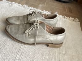 Petites paires de chaussures style derby