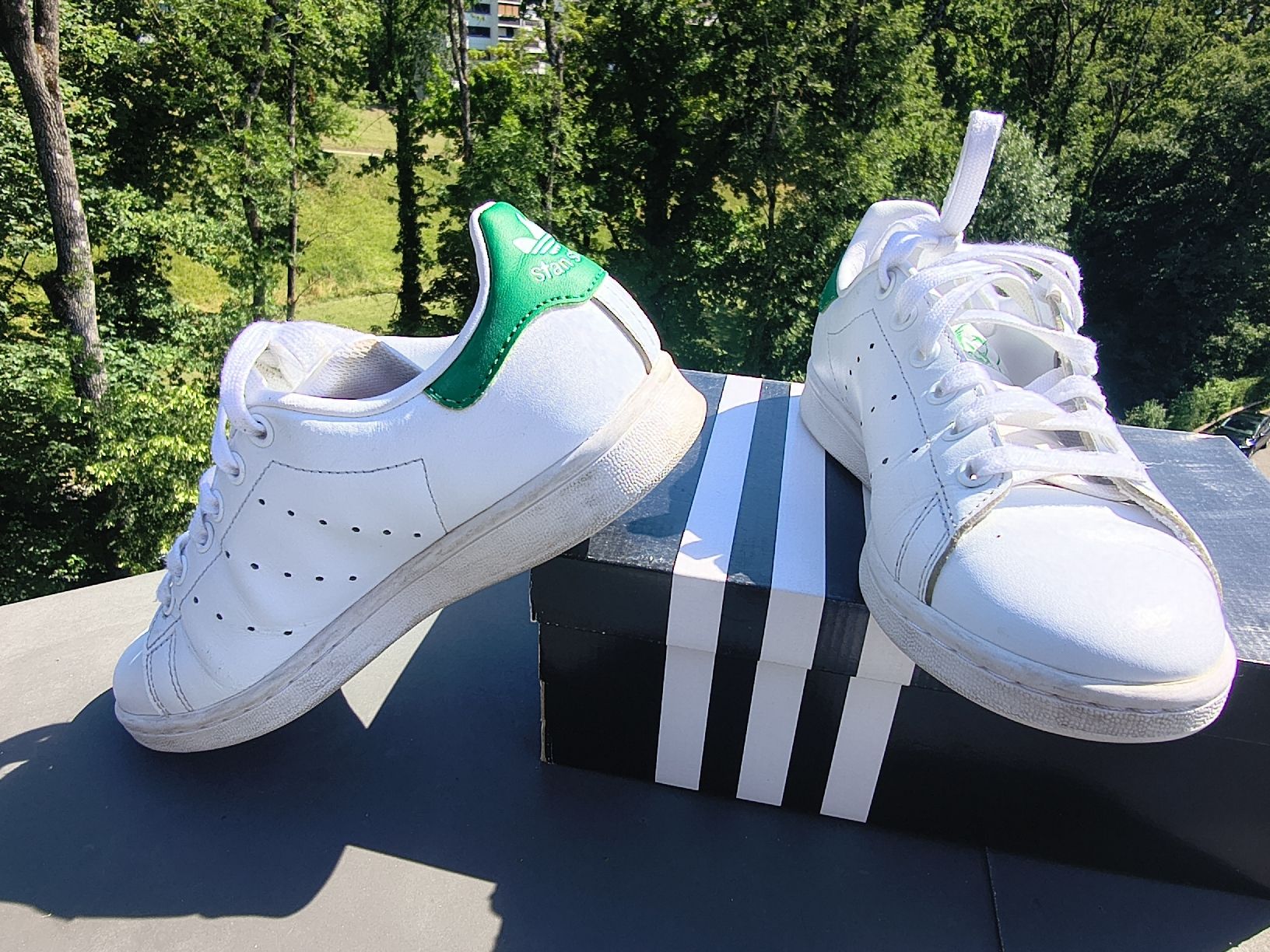 Adidas Scarpe da uomo: Adidas Stan Smith blanc et vert 37 1/3 – Usato da Genève venduto da Brachiopode