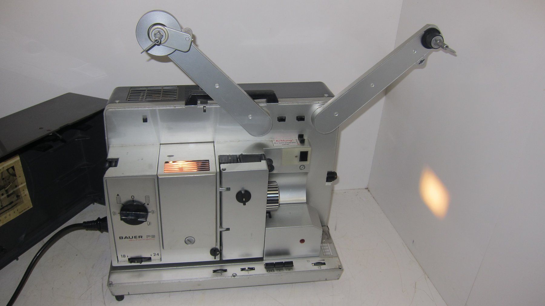 Pellicole: BAUER P6 AUTOMATIC 16mm Filmprojektor, Defekt – Usato da Männedorf venduto da livesteam 1