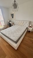 Bett mit Matratze und Lattenrost 160x200
