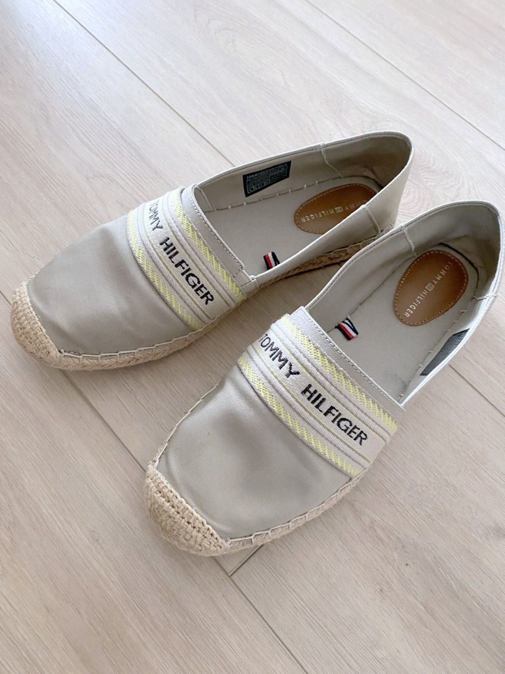 Tommy Hilfiger Scarpe da donna: Tommy Hilfiger Espadrilles Gr. 40 neuw. – Usato da Füllinsdorf venduto da Sunnebliemli7 2