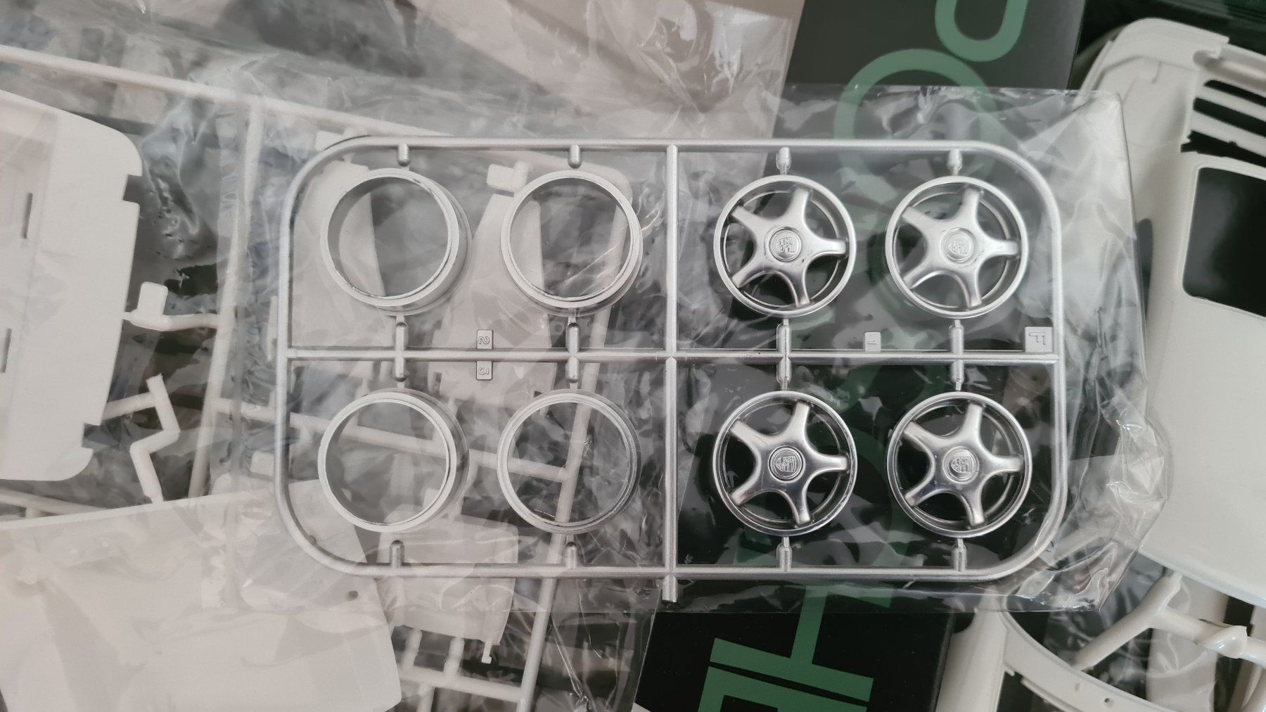 Kits de montage: 1:16 Porsche 959 - Fujimi Enthiusiast – D'occasion à Bassersdorf par jackbmw 3