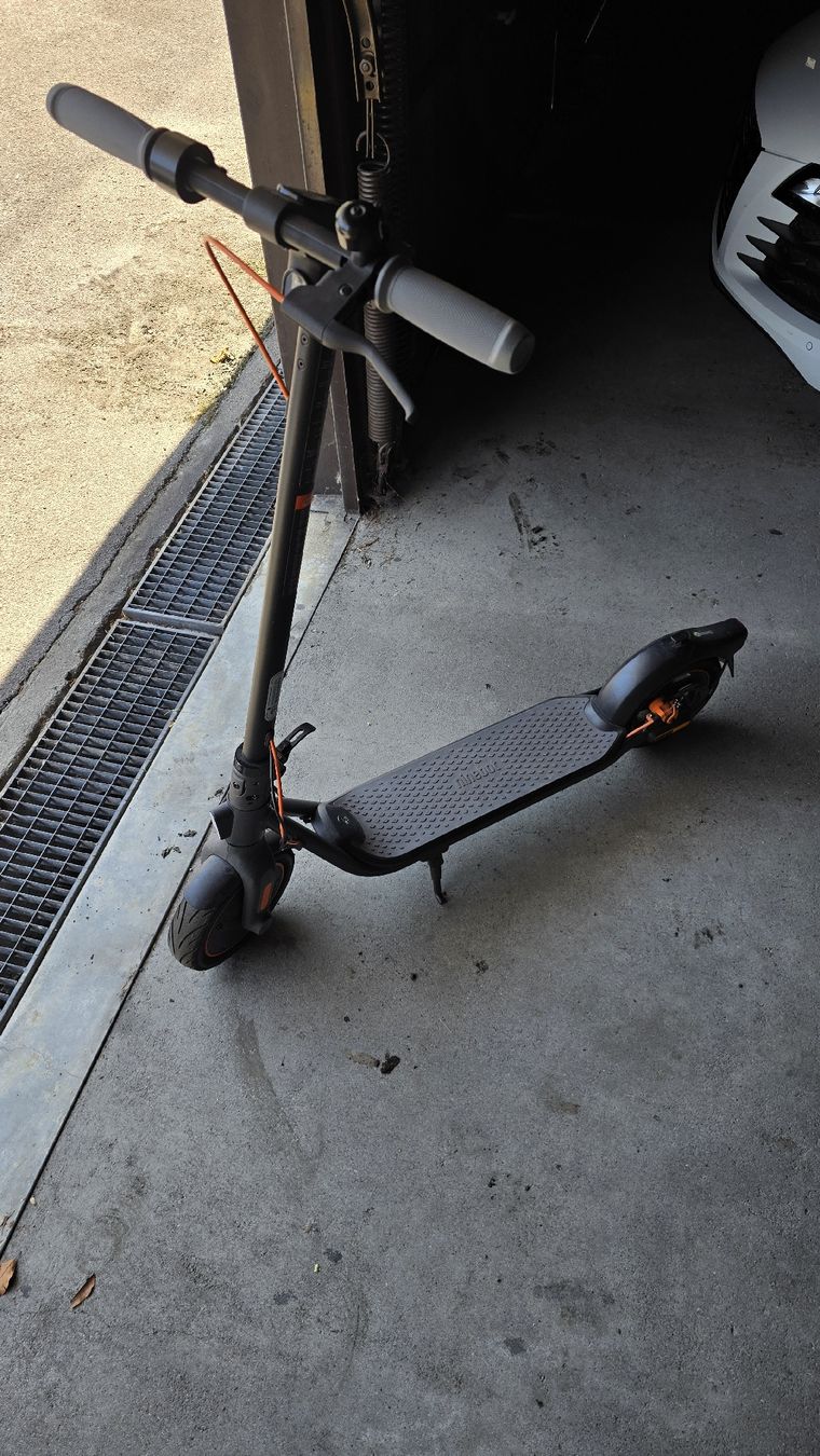 Segway Kickboard: Segway Ninebot F40D E-Scooter – Usato da Emmetten venduto da osmuzi 3