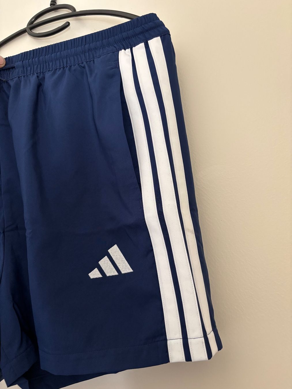 Adidas Hosen: Adidas Shorts **Gratis Versand** – Neu und originalverpackt aus Zürich von mc_mike77 1