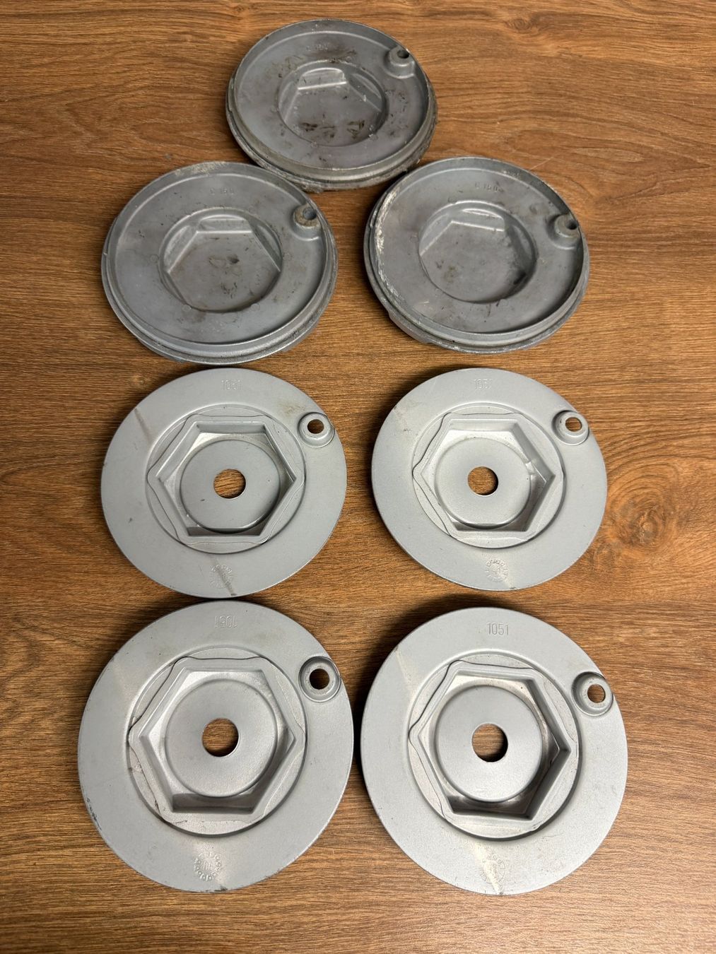 Alle Ersatzteile: Felgendeckel Nabenkappen Oldtimer C150 105 – Gebraucht aus Nussbaumen AG von olitech5415 3