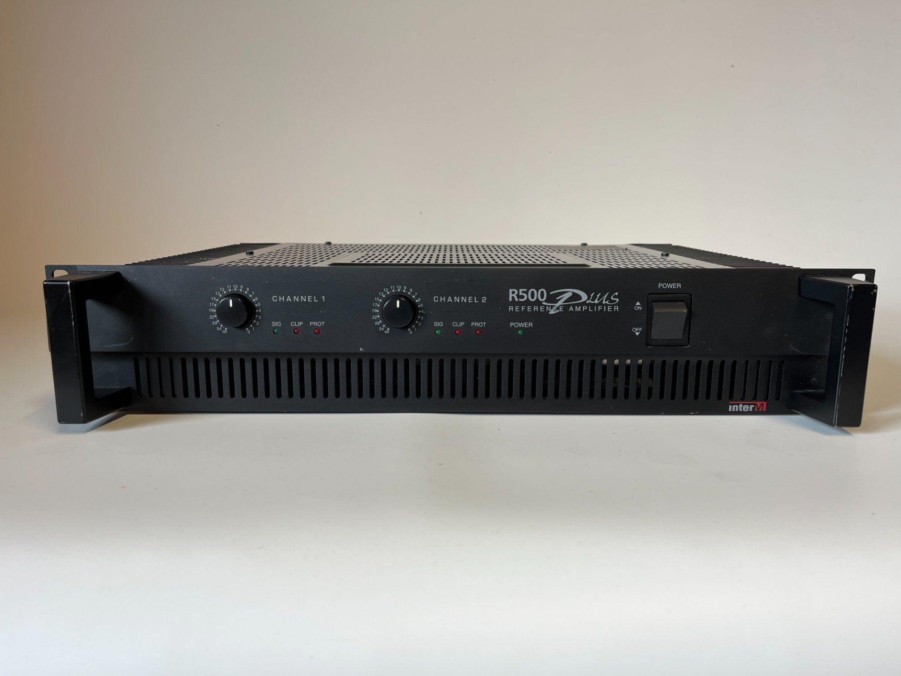 Amplificatori: interM R500 PLUS Reference Amplifier Endstufe – Usato da Zizers venduto da fiduciar