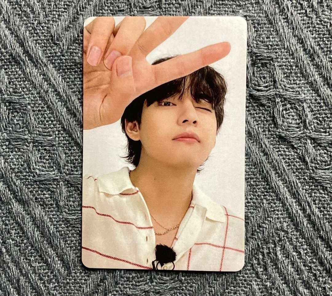 Carte collezionabili: BTS V Run Poly Raffle Photocard – Nuovo e nell'imballaggio originale da Zürich venduto da vic_w2tl