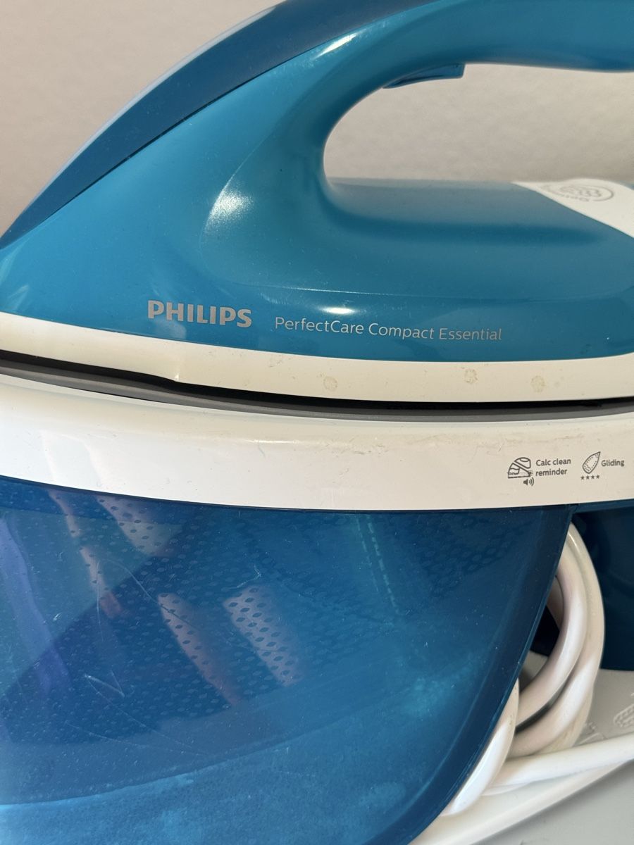 Philips Bügeleisen: Philips PerfectCare Compact Essential iron good condition – Gebraucht aus Buttisholz von dio_fpb2 1
