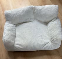 Hundebett Katzenbett Sofa Plüsch weiss guter Zustand