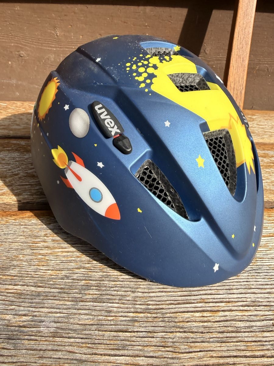Uvex Helme: Uvex Kinderhelm Weltraum – Gebraucht aus Rüegsauschachen von Grossmeister14 1