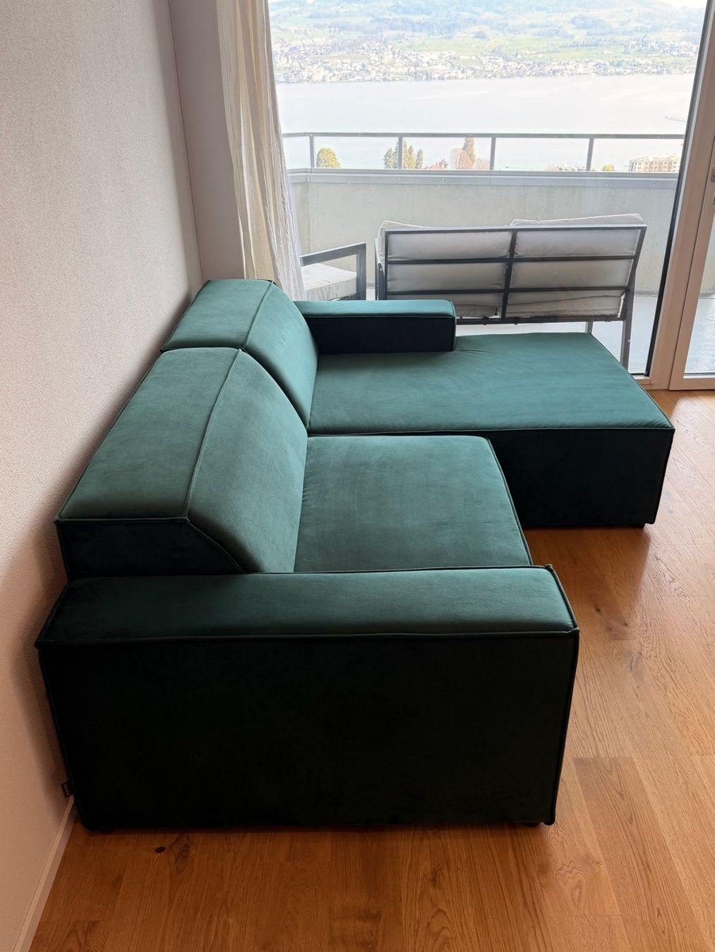 Sofas: 3-Sitzer Design Ecksofa von Micadoni - Samtbezug Smaragdgrün – Gebraucht aus Horgen von bie_7tpf 2