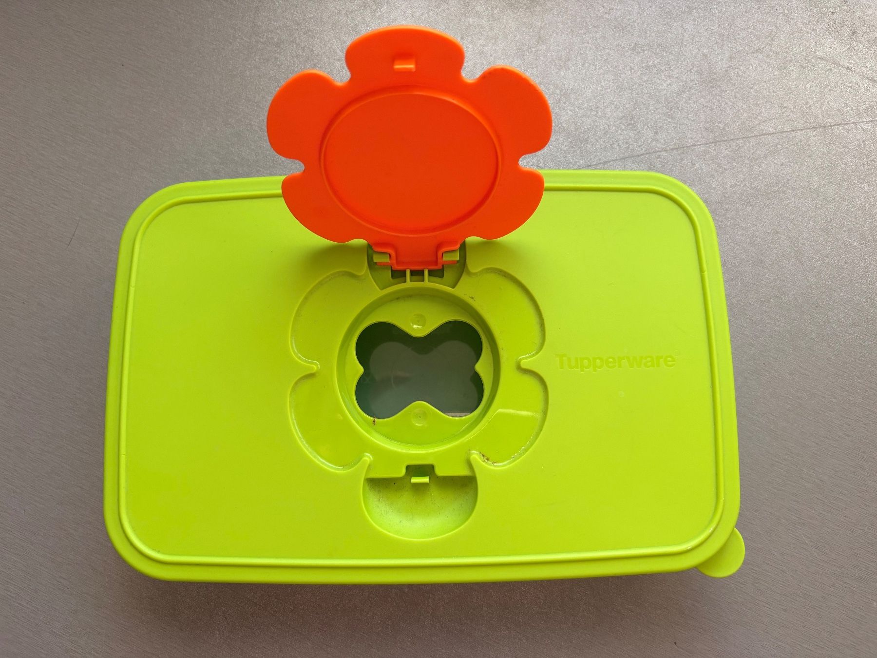 Tupperware Contenitori & Simili: Tupperware Feuchttücherbox, Dose, Box, Behälter, Grün! – Usato da Emmenbrücke venduto da Pajuma 1
