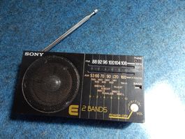 antiker Transistorradio Sony schwarz Batteriebetrieben