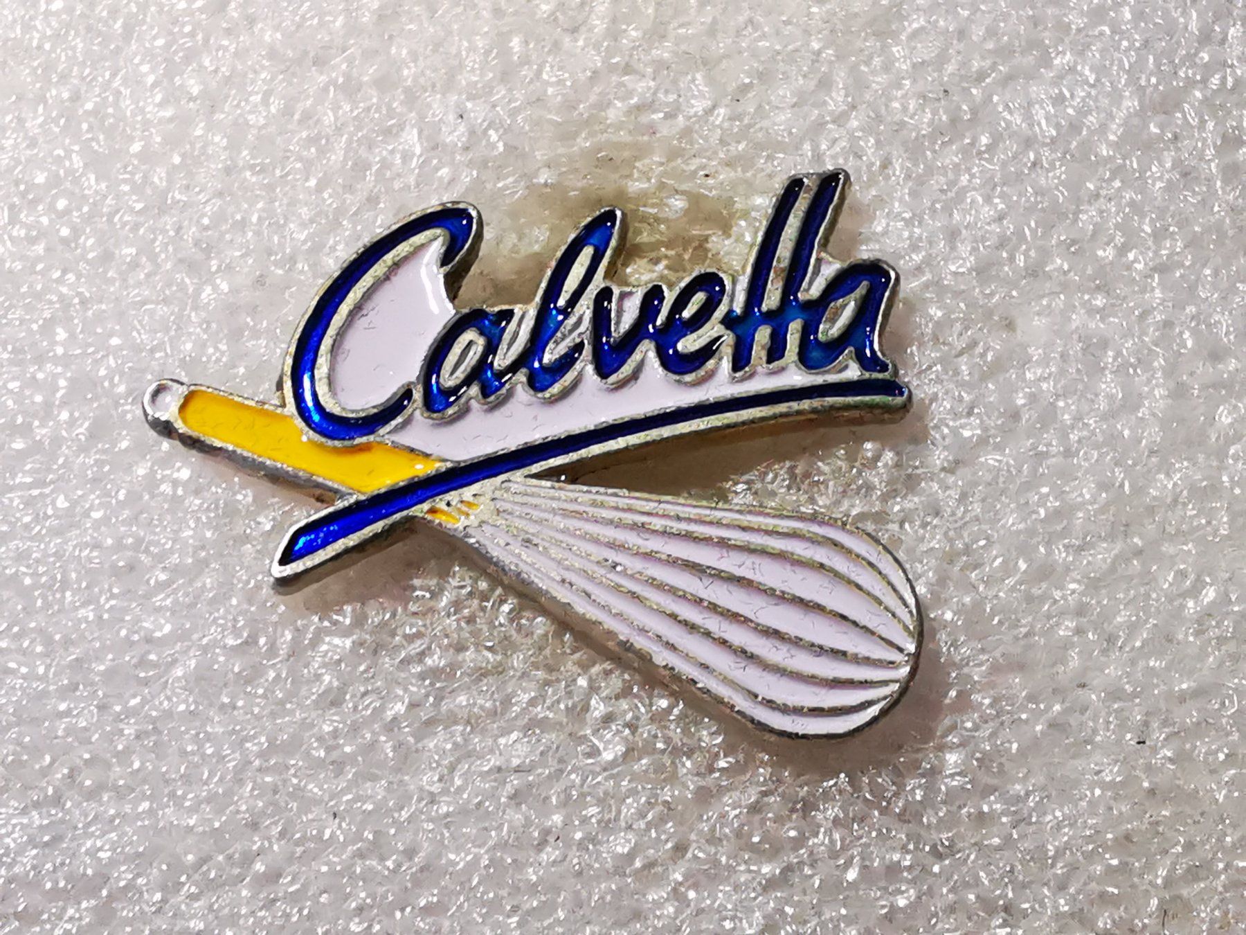 Placchette & Badge: Ansteckpin 62: Calvetta – Usato da Oppligen venduto da Pin-Fall-Shop