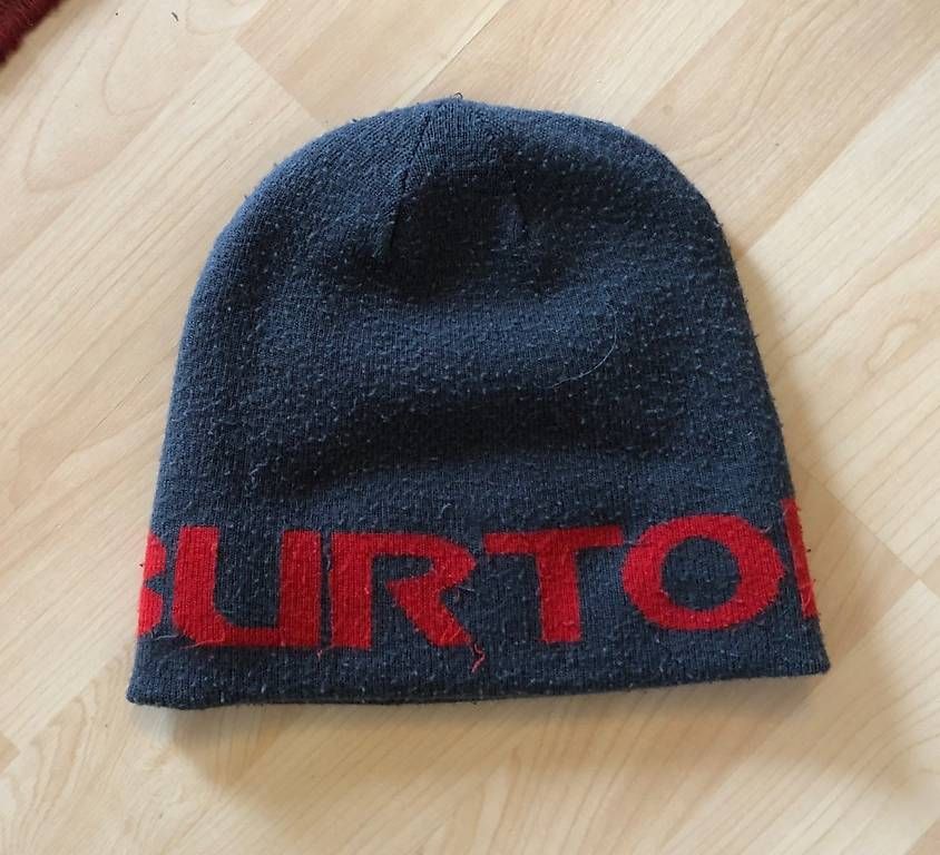 Burton Hüte, Mützen & Caps: Burton Mütze - Reversible – Gebraucht aus Spiez von Alpineview