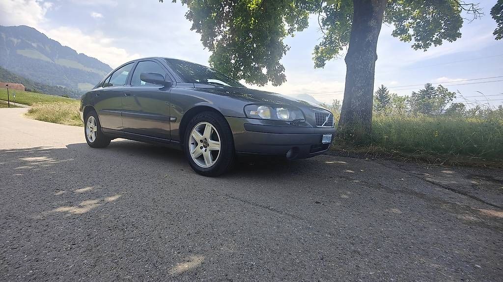 Automobili: Volvo S60 2.5T AWD – Usato da Le Pâquier-Montbarry venduto da pas_st8d 4