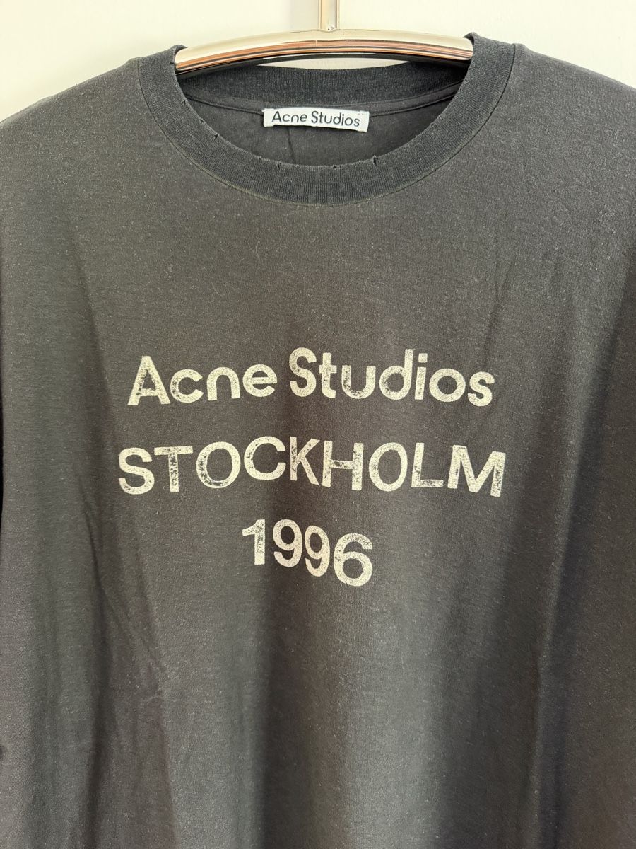 Acne Studios T-shirt: Acne Studios 1996 Longsleeve – Usato da Gordola venduto da lance235 1