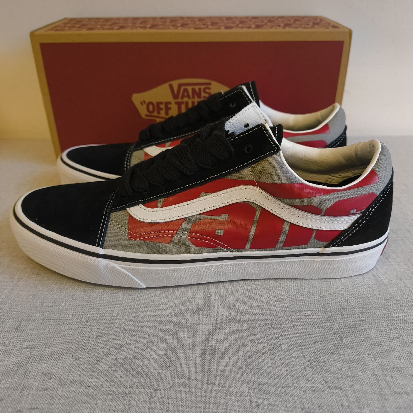 Vans Herrenschuhe: Vans Old Skool Gr. 42.5  US 9.5, Jumbo Logo – Neu und originalverpackt aus Uitikon Waldegg von PJLS1 3