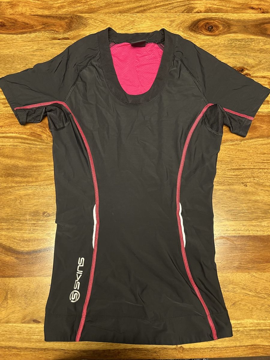 Skins T-shirt: Kompressionsshirt von Skins A200 – Usato da Goldau venduto da kco_2696