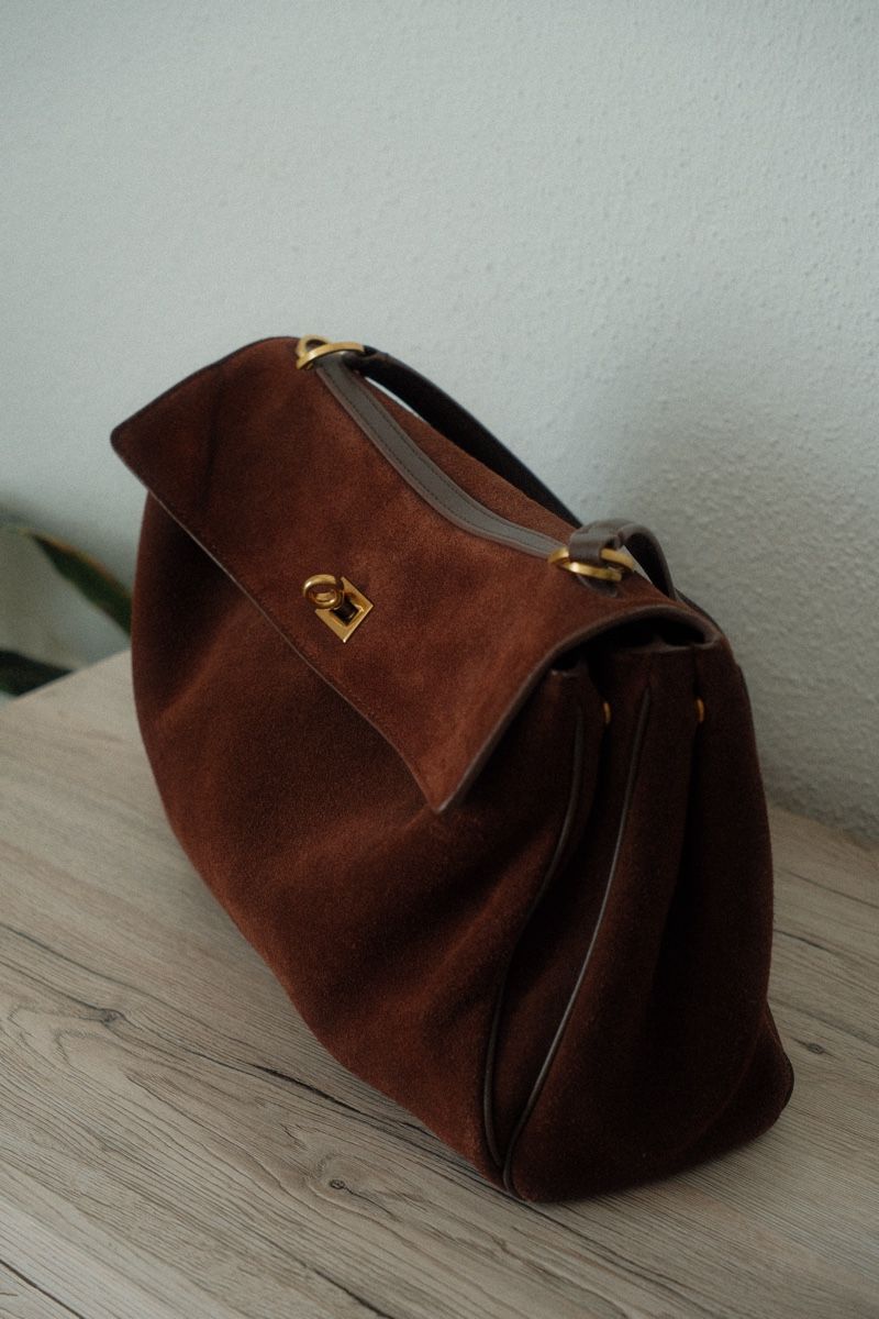 Taschen für Damen: Braune Handtasche aus Wildleder  – Gebraucht aus Wetzikon ZH von ber_pr6n 1