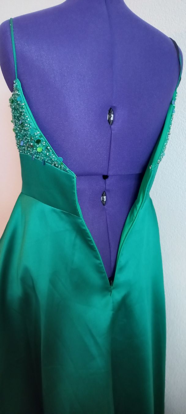Vestiti: Abendkleid in dubkelgrün Gr 38 – Nuovo (secondo la descrizione) da Flawil venduto da nimyqu 2