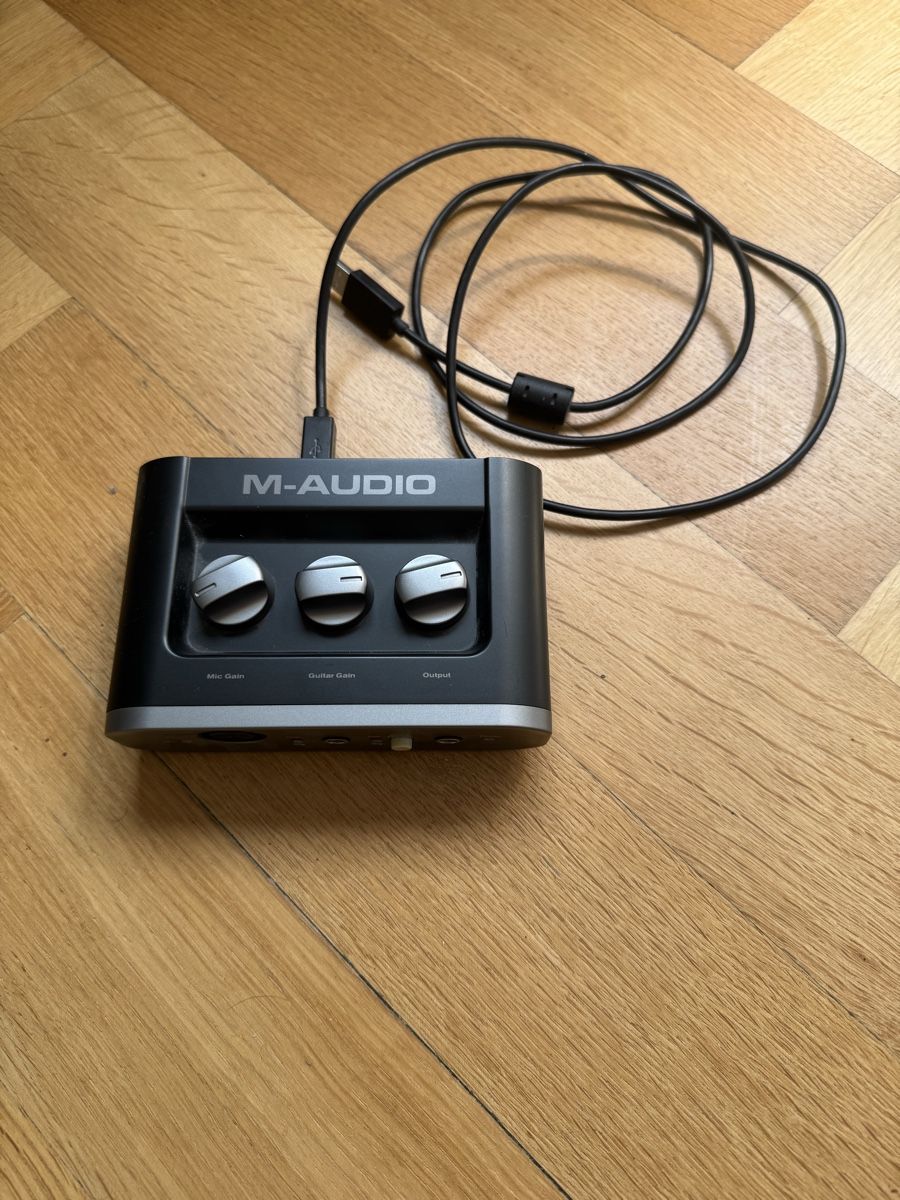 M-Audio Attrezzatura per studi di registrazione: M-Audio Fast Track Audio Interface – Usato da Bern venduto da lausidet 2