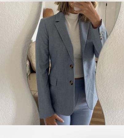 Light blue/grey Mango blazer 🤍