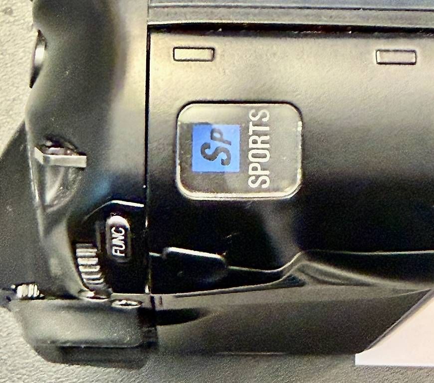 Minolta Kamera: Minolta Dynax 9xi + 2 objectifs Sigma – Gebraucht aus Bulle von SpeedprintArt 3