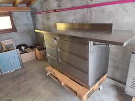 Industrielle Warmhaltepass mit Tellerwärmer