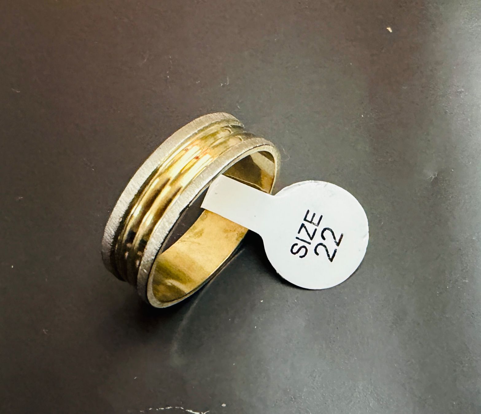 Anelli: Edelstahlring, Gold/Silber Design - Grösse 22 – Nuovo (secondo la descrizione) da Dietikon venduto da Emoruk 2