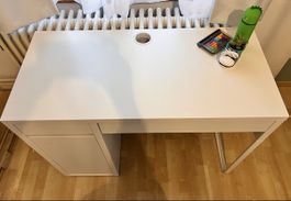 IKEA Schreibtisch MICKE weiss 105x50 cm guter Zustand