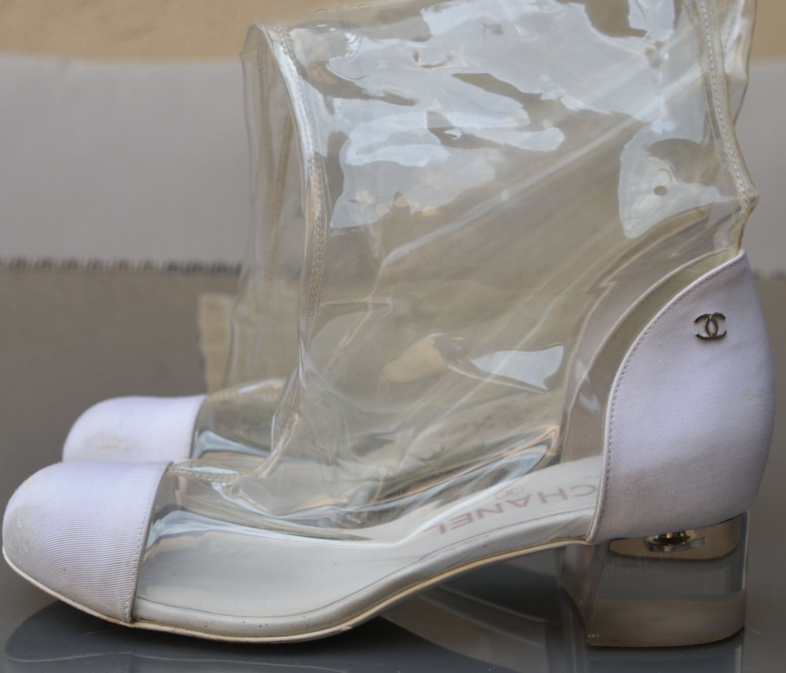 Chanel Scarpe da donna: Chanel boots / bottes 36,5 – Usato da Collonges venduto da Auganien 4