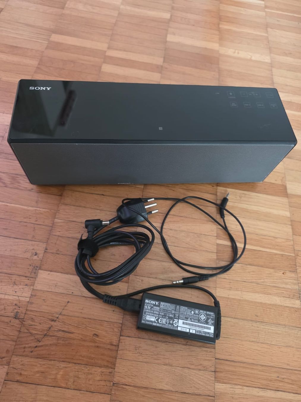 Sony Casse acustiche: Sony SRS-X88 Wireless Speaker System - Soundbar – Usato da Zermatt venduto da MrsMrRabbit
